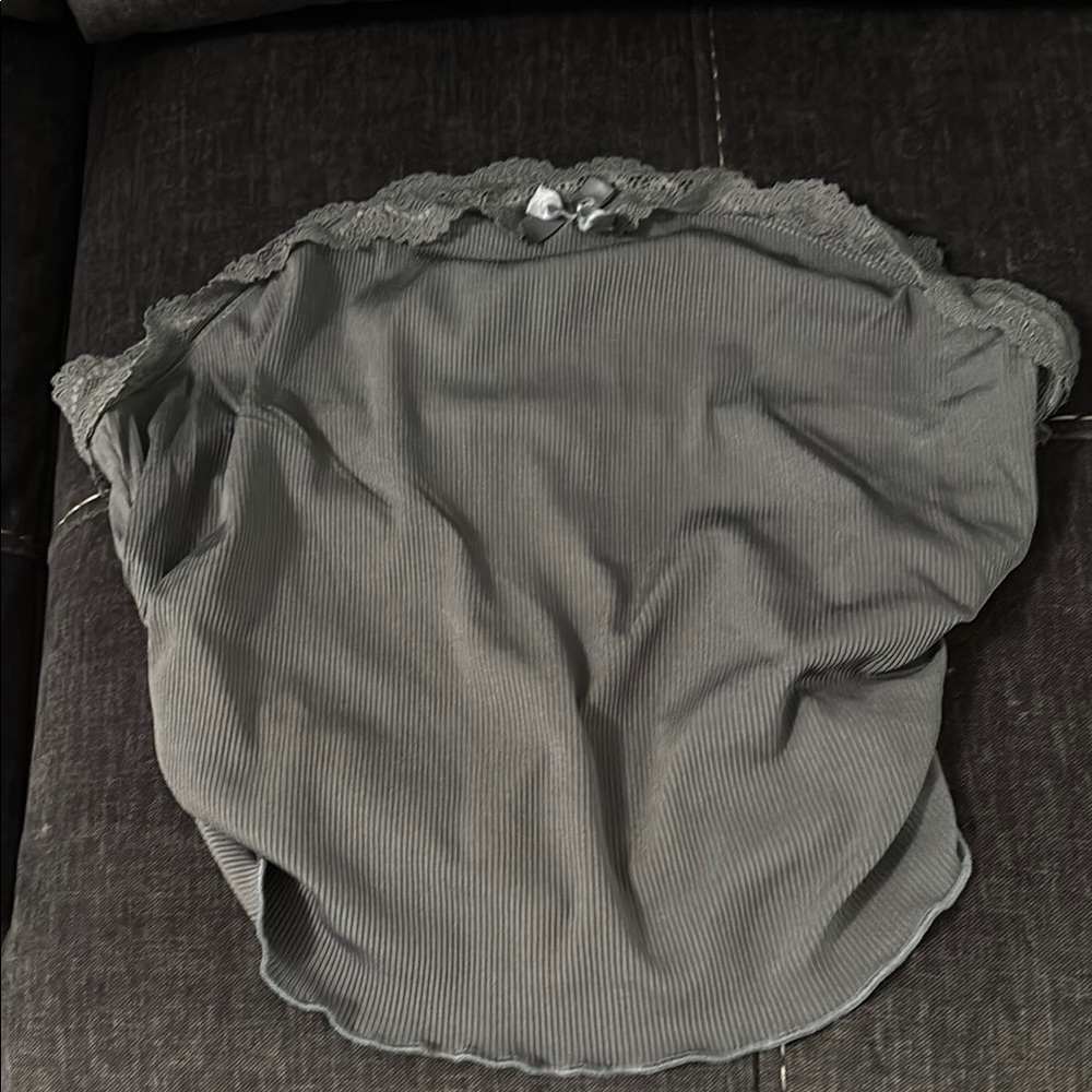 SHEIN Gray Sleeveless Ruffled Blouse with Peter Pan Collar
